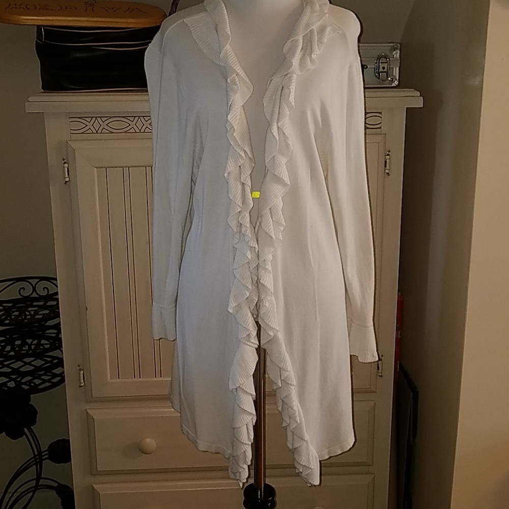 Cute ruffled cardigan!
